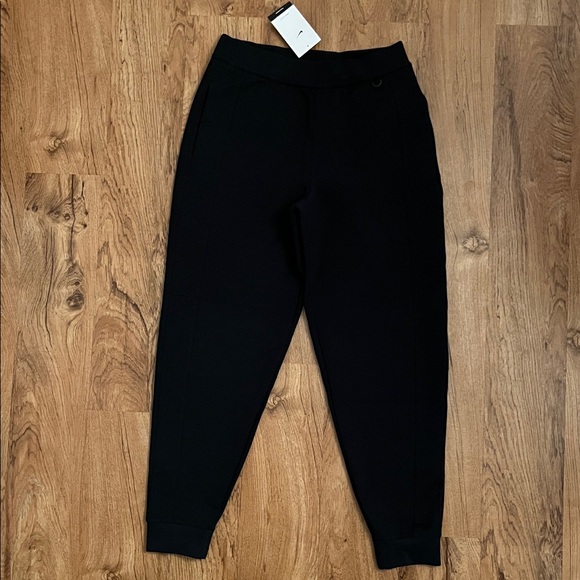 NWT Nike 24.7 ImpossiblySoft Joggers - Picture 4 of 12